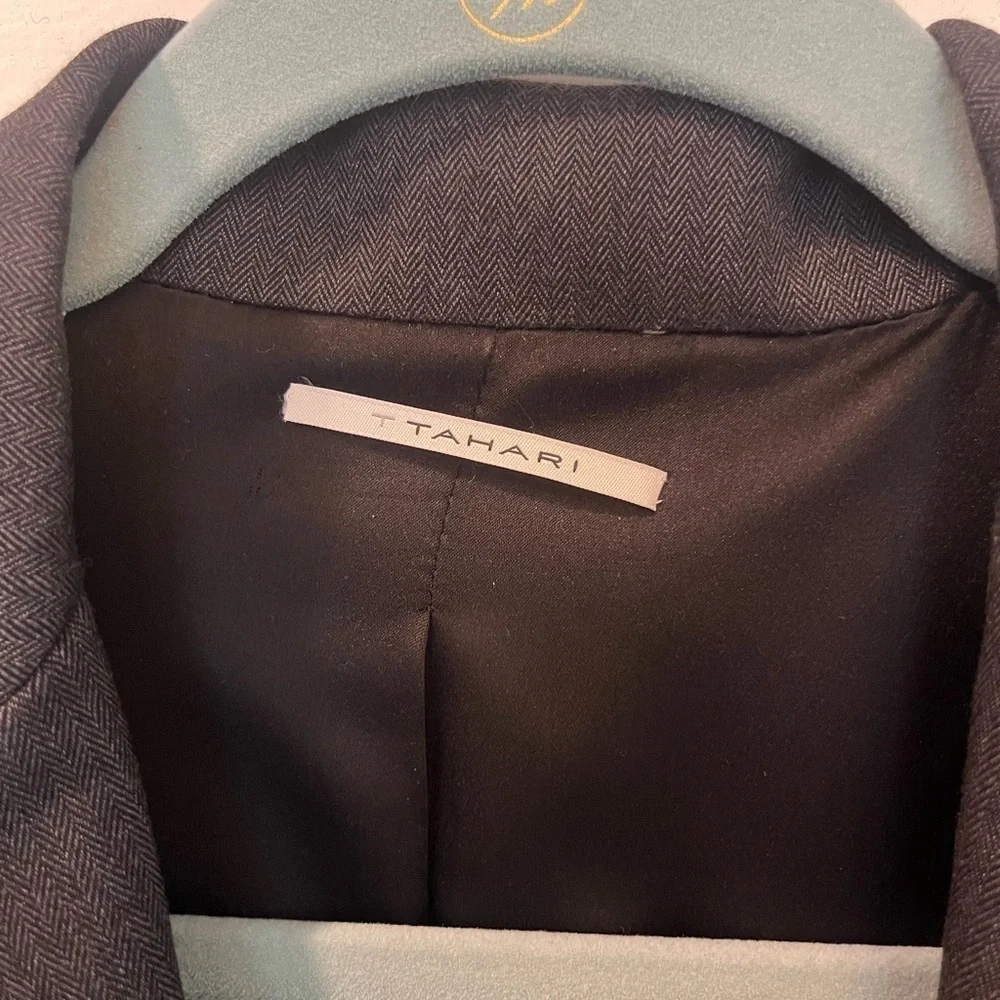 T-Tahari Gray Women's Single Button Blazer Size Large (size tag missing) - Picture 2 of 8